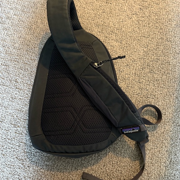Patagonia Atom 8L Sling Backpack - Picture 4 of 8